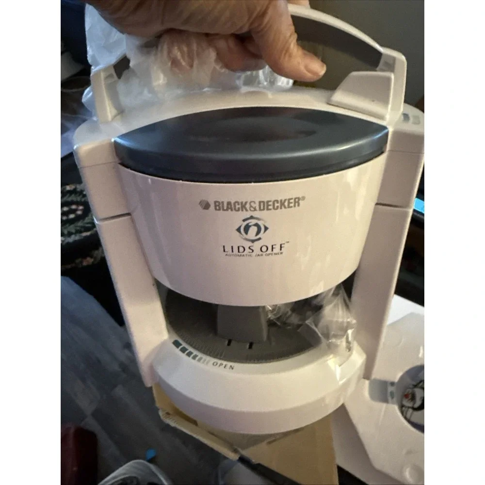 NIB Black & Decker Lids Off Automatic Jar Opener WHITE